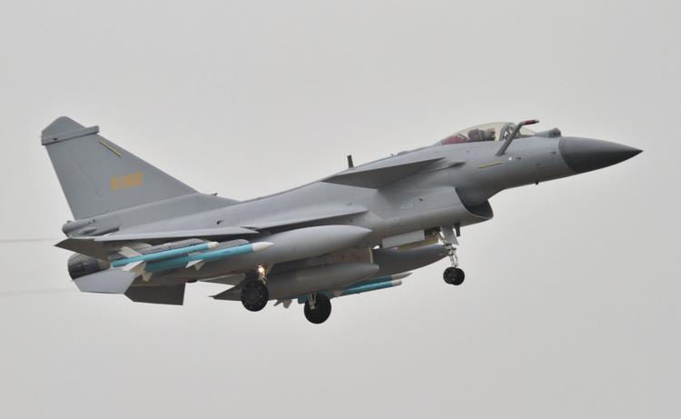 Chiny zaproponowały Kolumbii dwadzieścia myśliwców J-10