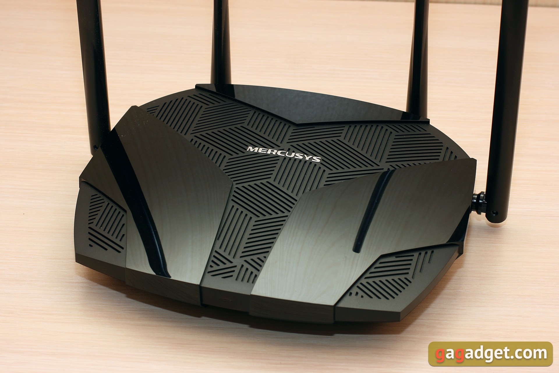Recenzja Mercusys MR70X: najbardziej przystępny cenowo gigabitowy router z Wi-Fi 6 Recenzja Mercusys MR70X: najbardziej przystępny cenowo gigabitowy router z Wi-Fi 6