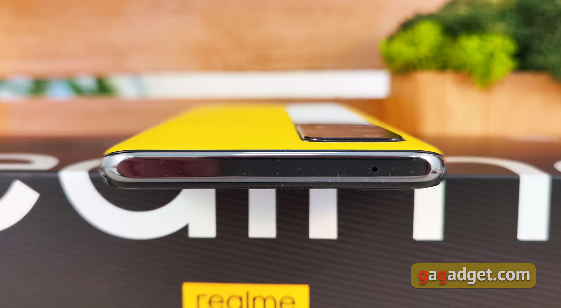 Recenzja Realme GT: najbardziej przystępny cenowo smartfon z flagowym procesorem Snapdragon 888-14 Recenzja Realme GT: najbardziej przystępny cenowo smartfon z flagowym procesorem Snapdragon 888-14